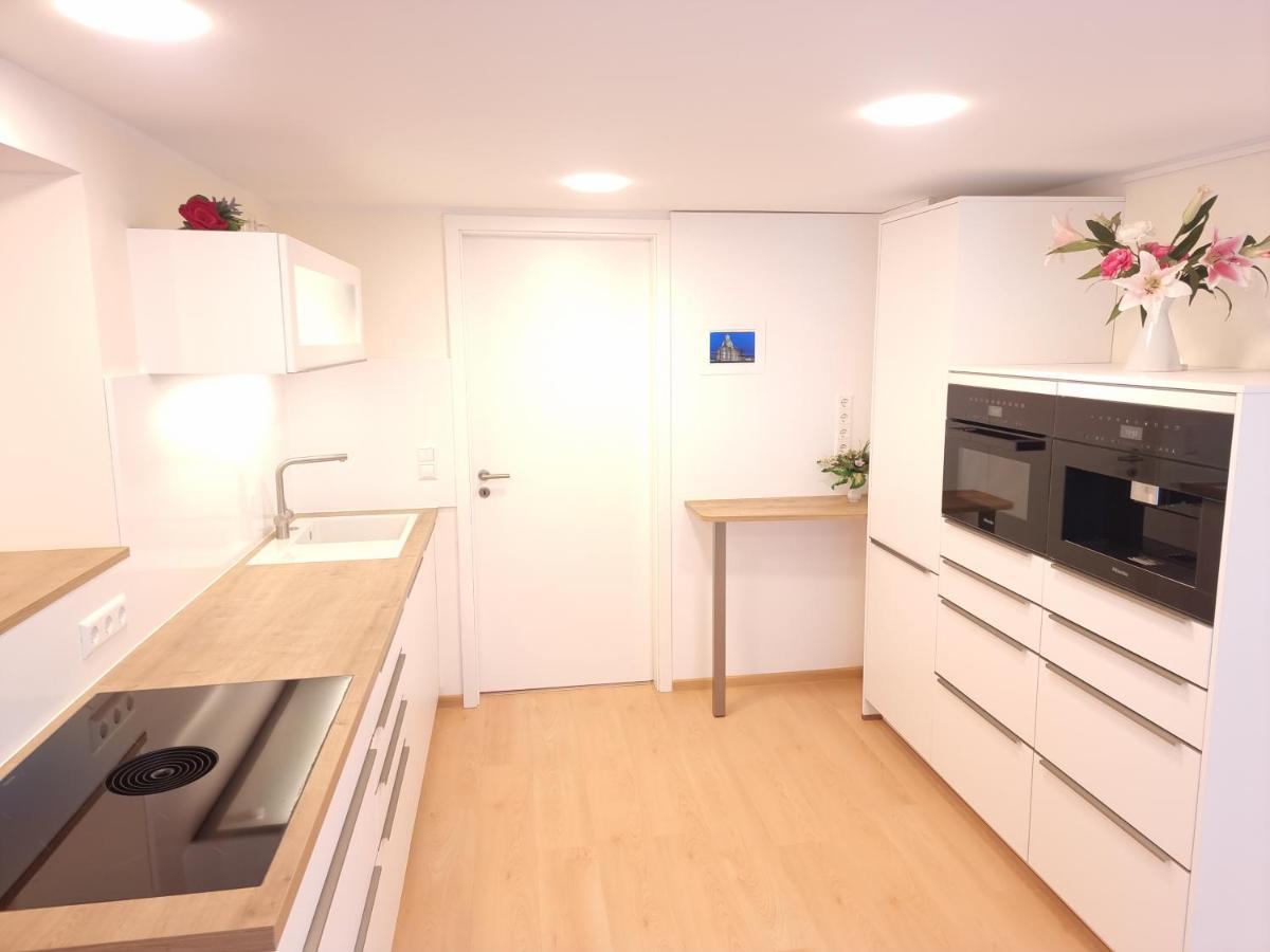 Liebevoll Eingerichtetes Haus Mit Grossem Garten In Dresden - Telefonnummer Und Video Unter Www Fhvn De Extérieur photo